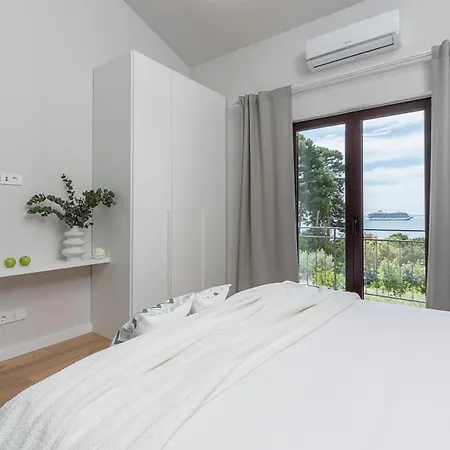 The Sunset Apartment